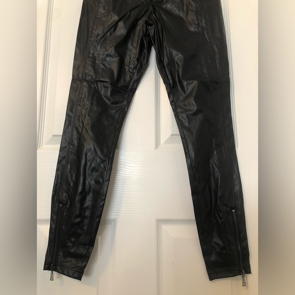 Guess faux leather pants (6) - Picture 3 of 12